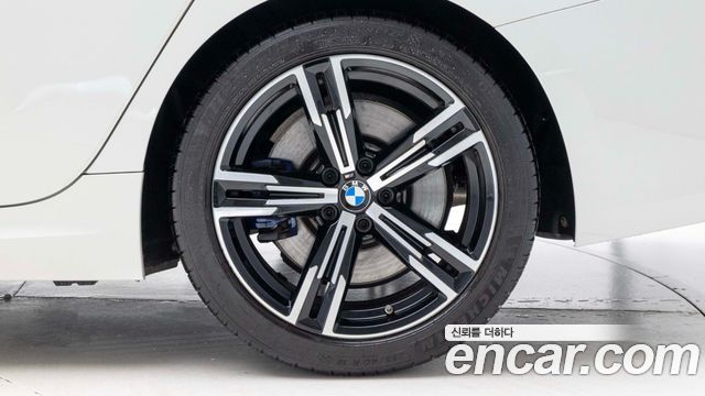 BMW 3-Series 320i M Sport — пробег 8 620 км — фото 5 из 5