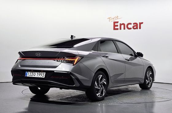 Hyundai AVANTE 1.6 Inspiration — пробег 6 732 км — фото 2 из 5