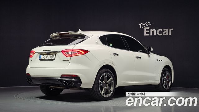 Maserati Levante из Кореи Encar