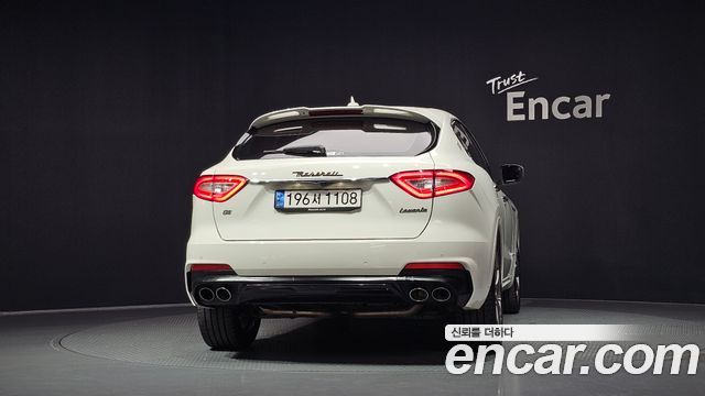 Maserati Levante из Кореи Encar