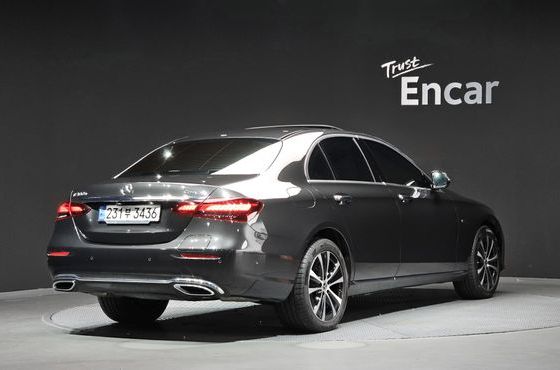 Mercedes-Benz E-Class E300e 4MATIC Exclusive — пробег 93 018 км — фото 2 из 5