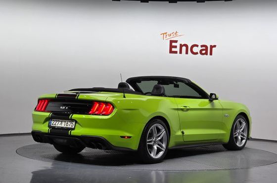 Ford Mustang GT Convertible — пробег 57 963 км — фото 2 из 5