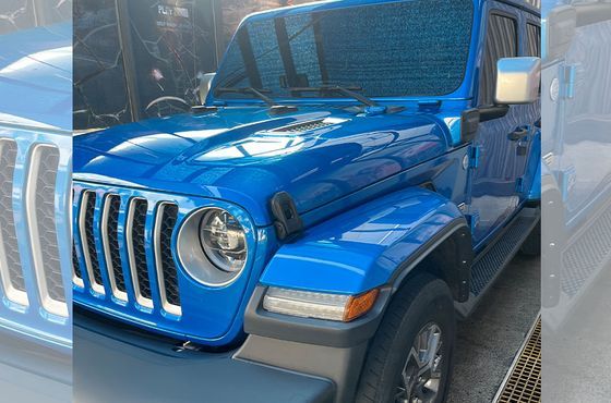 Jeep Wrangler 2.0 Overland 4Door 4xe — пробег 82 063 км — фото 2 из 5