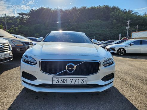 Volvo S90 D4 Momentum — пробег 177 000 км — фото 1 из 5