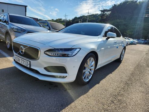 Volvo S90 D4 Momentum — пробег 177 000 км — фото 3 из 5