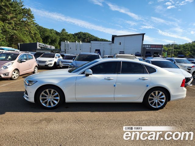 Volvo S90 D4 Momentum — пробег 177 000 км — фото 4 из 5