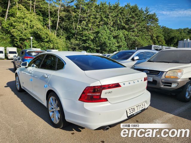 Volvo S90 D4 Momentum — пробег 177 000 км — фото 5 из 5