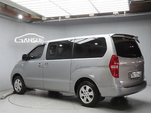Hyundai Starex 4WD 12-Seater Wagon CVX Luxury — пробег 121 727 км — фото 3 из 5