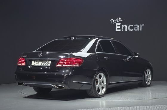 Mercedes-Benz E-Class E350 4MATIC Avantgarde — пробег 175 395 км — фото 2 из 5