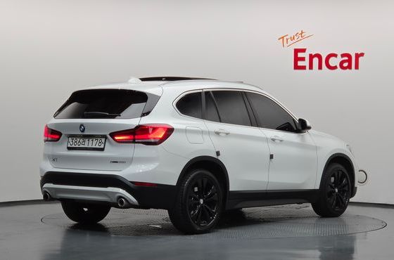 BMW X1 xDrive 20i Advantage — пробег 42 091 км — фото 2 из 5
