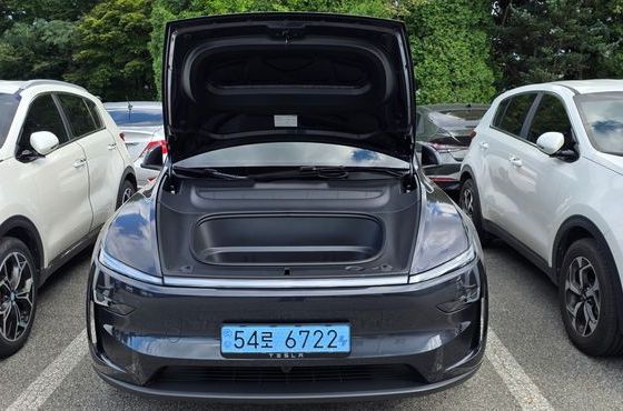 Tesla Model Y Premium RWD — пробег 1 365 км — фото 5 из 5