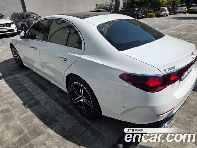 Mercedes-Benz E-Class E300 4MATIC AMG Line — пробег 12 157 км — фото 4 из 5