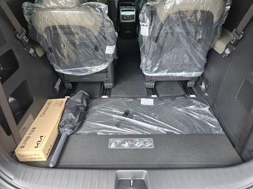 Kia Carnival Hev 9 Seater X Line — пробег 1 500 км — фото 5 из 5