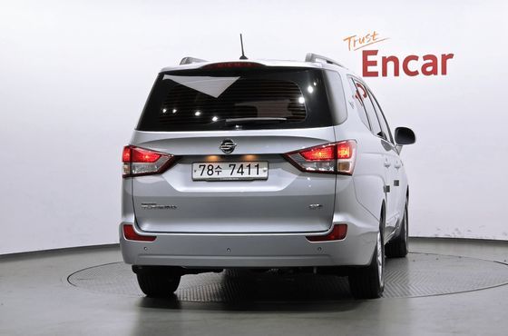 Ssangyong KORANDO 2WD GT 11-seater — пробег 84 869 км — фото 4 из 5