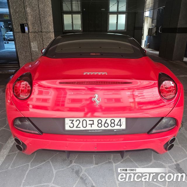 Ferrari California 30 4.3 V8 — пробег 124 000 км — фото 4 из 5