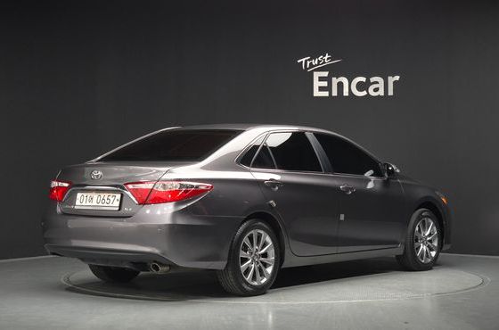 Toyota Camry 2.5 XLE — пробег 58 121 км — фото 2 из 5