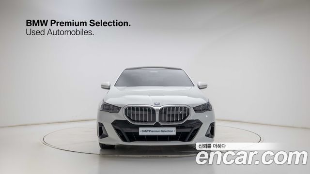 BMW i5 eDrive 40 M Sport — пробег 39 844 км — фото 3 из 5