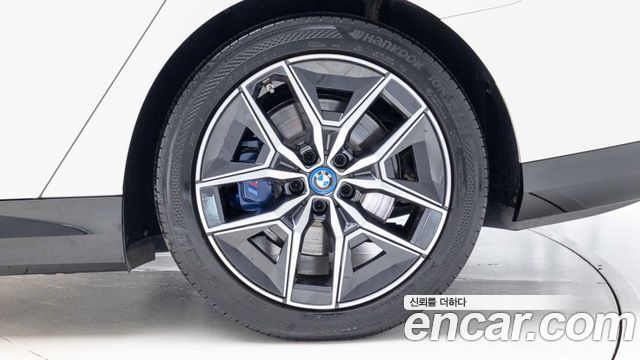 BMW i5 eDrive 40 M Sport — пробег 39 844 км — фото 5 из 5