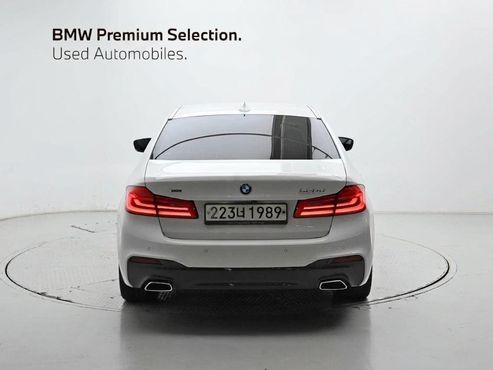 BMW 5-Series 520d xDrive M Sport Package Plus — пробег 121 684 км — фото 4 из 5