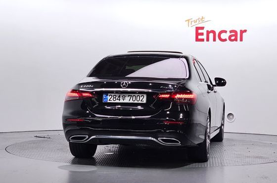 Mercedes-Benz E-Class E220d 4MATIC AMG Line — пробег 56 431 км — фото 4 из 5