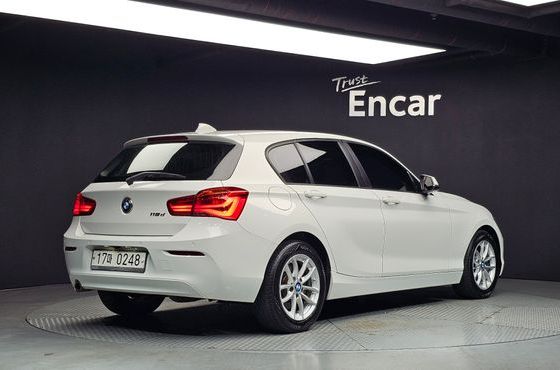 BMW 1-Series 118d JOY 5DOOR — пробег 97 688 км — фото 2 из 5