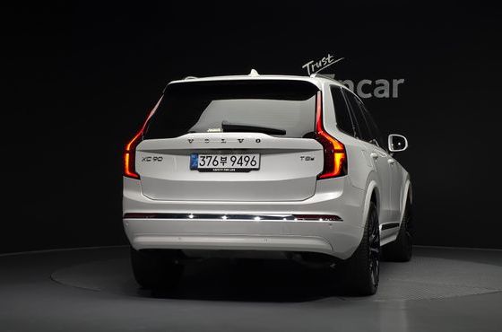 Volvo XC90 T8 Ultra Bright Hybrid — пробег 35 610 км — фото 4 из 5