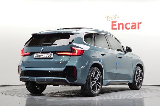 BMW X1 xDrive 20i M Sport — пробег 21 325 км — фото 2 из 5