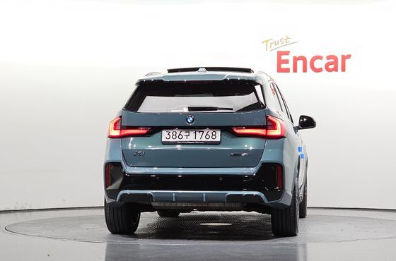 BMW X1 xDrive 20i M Sport — пробег 21 325 км — фото 4 из 5
