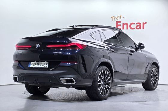 BMW X6 xDrive40i M Sport — пробег 8 368 км — фото 2 из 5