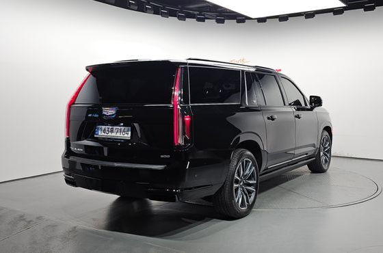 Cadillac Escalade 6.2 ESV ESV Sports Platinum — пробег 35 838 км — фото 2 из 5