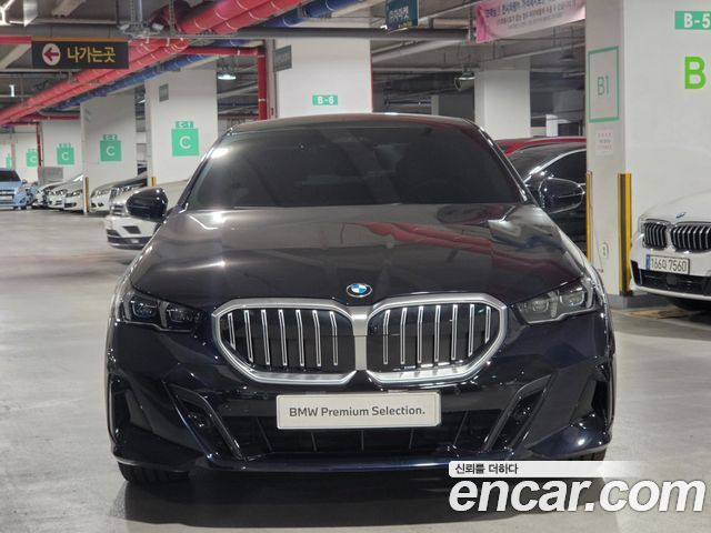 BMW 5-Series 530i xDrive M Sport — пробег 4 026 км — фото 3 из 5