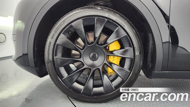 Tesla Model Y RWD — пробег 63 692 км — фото 5 из 5