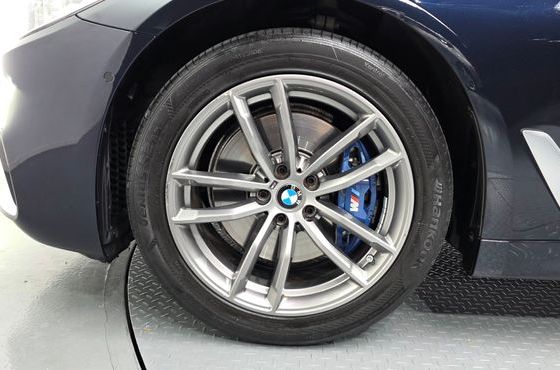 BMW 5-Series 530i xDrive M Sport Package Plus — пробег 108 055 км — фото 5 из 5