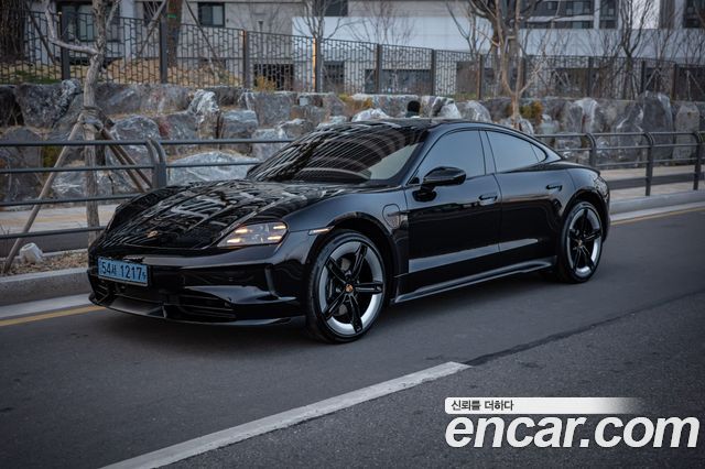 Porsche Taycan Base 4 — пробег 5 423 км — фото 4 из 5