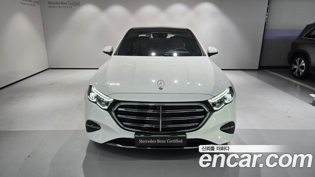 Mercedes-Benz E-Class E350e 4MATIC — пробег 2 830 км — фото 2 из 5
