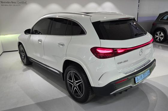 Mercedes-Benz EQA EQA250 AMG Line — пробег 1 049 км — фото 3 из 5