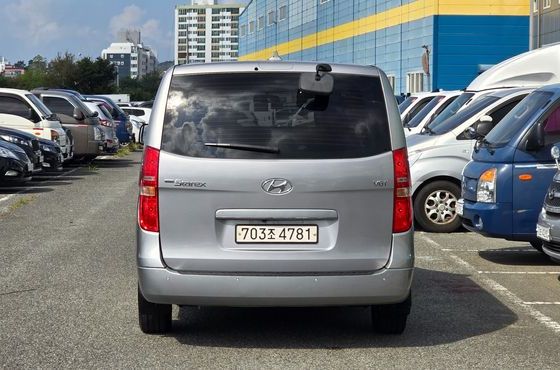 Hyundai Starex Wagon 12-Seater Smart — пробег 113 123 км — фото 4 из 5