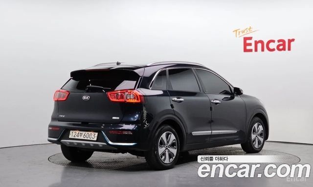 Kia Niro 1.6 Plug-in HEV Noblesse — пробег 236 828 км — фото 2 из 5