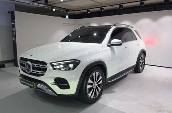 Mercedes-Benz GLE-Class GLE300d 4MATIC — пробег 16 846 км — фото 1 из 5