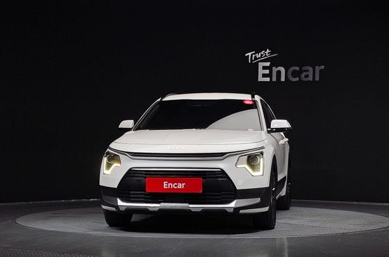 Kia Niro Prestige — пробег 14 826 км — фото 3 из 5
