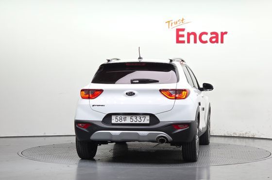 Kia Stonic Diesel 1.6 Prestige — пробег 75 464 км — фото 4 из 5