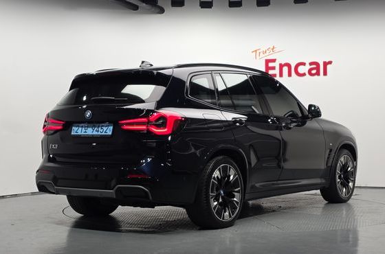 BMW iX3 M Sports — пробег 60 087 км — фото 2 из 5
