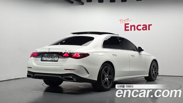 Mercedes-Benz E-Class E300 4MATIC AMG Line — пробег 1 708 км — фото 2 из 5