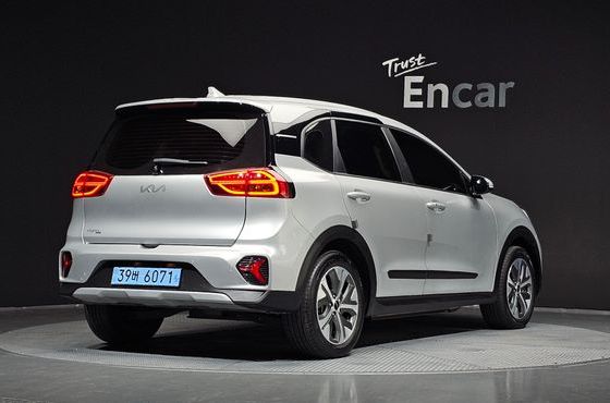 Kia Niro Air — пробег 42 818 км — фото 2 из 5