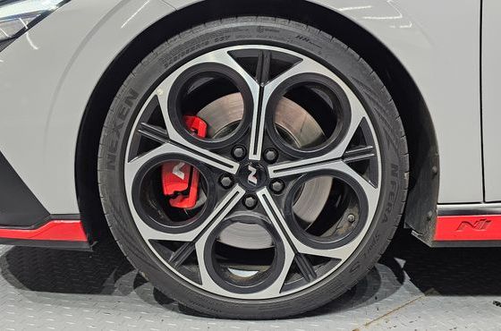 Hyundai AVANTE 2.0 N — пробег 15 945 км — фото 5 из 5