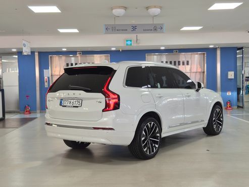 Volvo XC90 T8 Ultra Bright Hybrid — пробег 4 093 км — фото 2 из 5