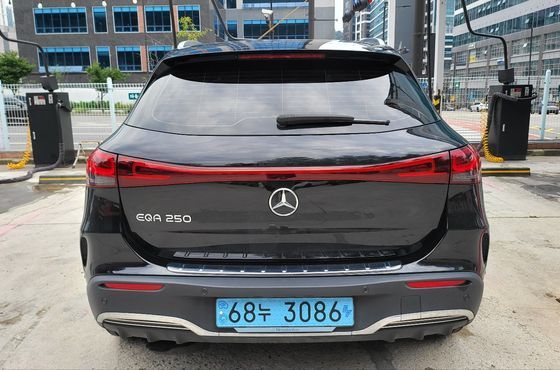 Mercedes-Benz EQA EQA250 AMG Line — пробег 14 700 км — фото 4 из 5