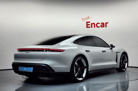 Porsche Taycan Base — пробег 45 609 км — фото 2 из 5