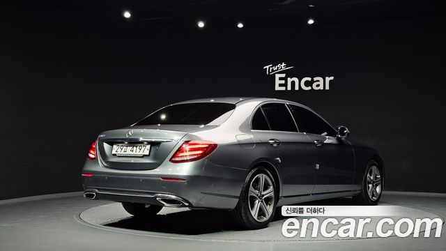 Mercedes-Benz E-Class из Кореи Encar