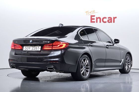 BMW 5-Series 520d xDrive M Sport Package Plus — пробег 53 989 км — фото 2 из 5